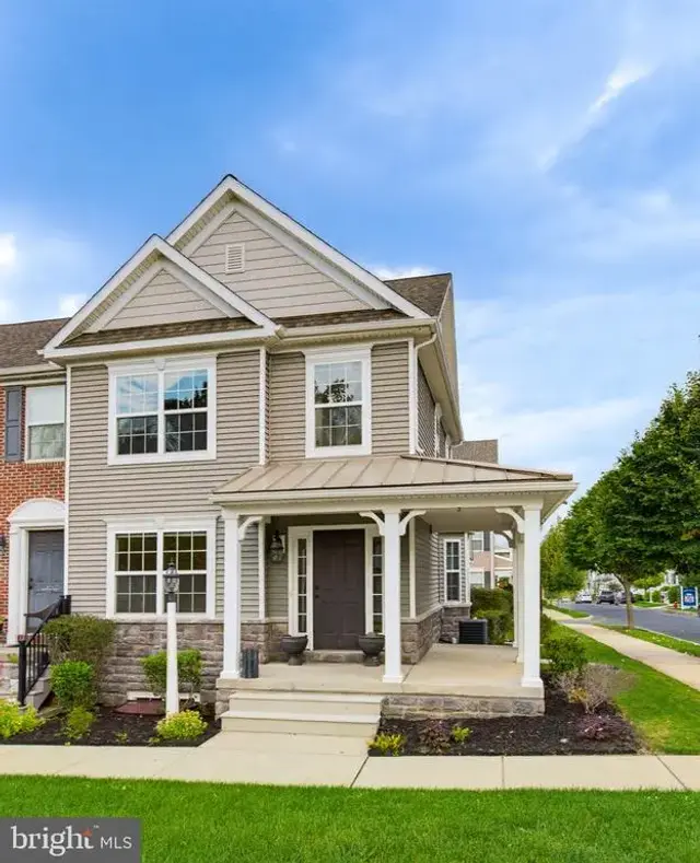 900 Cadwell Ln, Lancaster