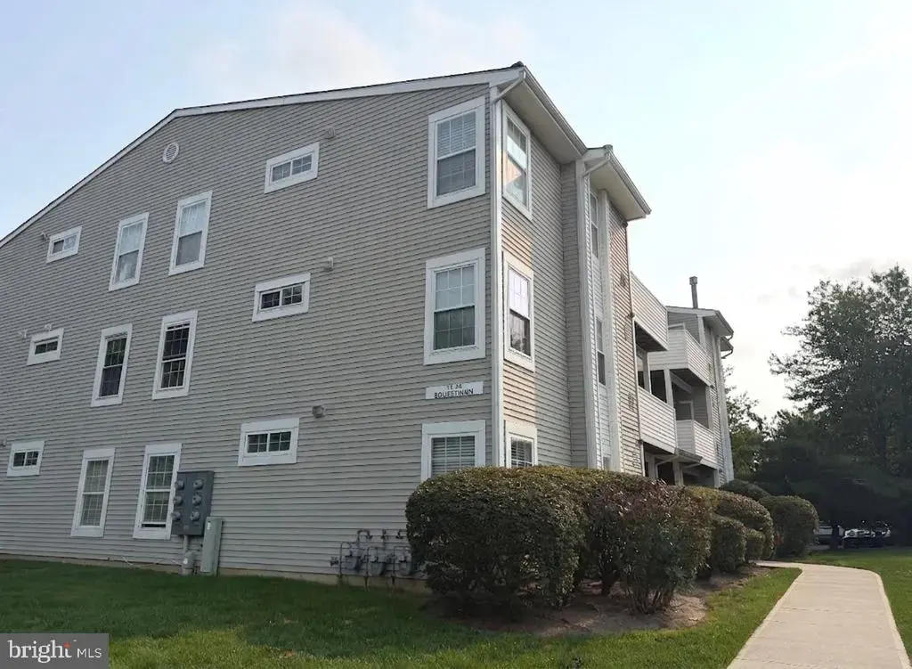 13 Equestrian Ct, TINTON FALLS