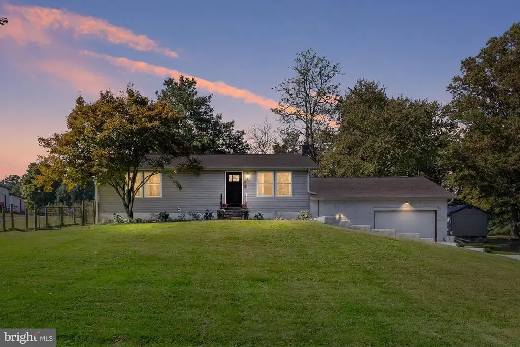 99 Hilltop Rd, ELKTON