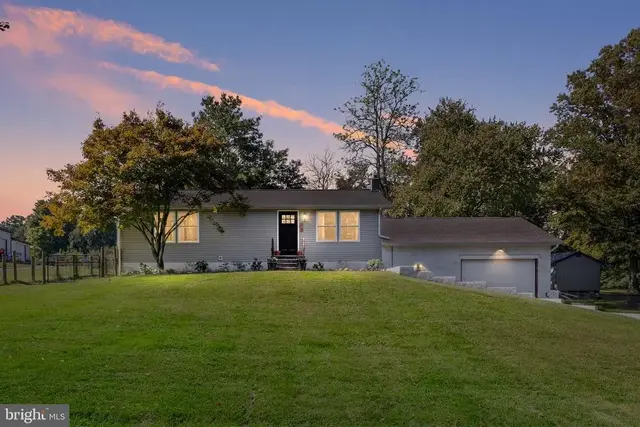 99 Hilltop Rd, Elkton