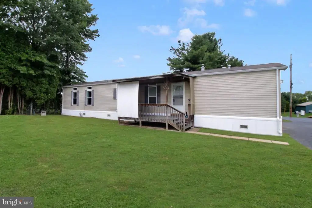 15 Woodland Ln, MERTZTOWN