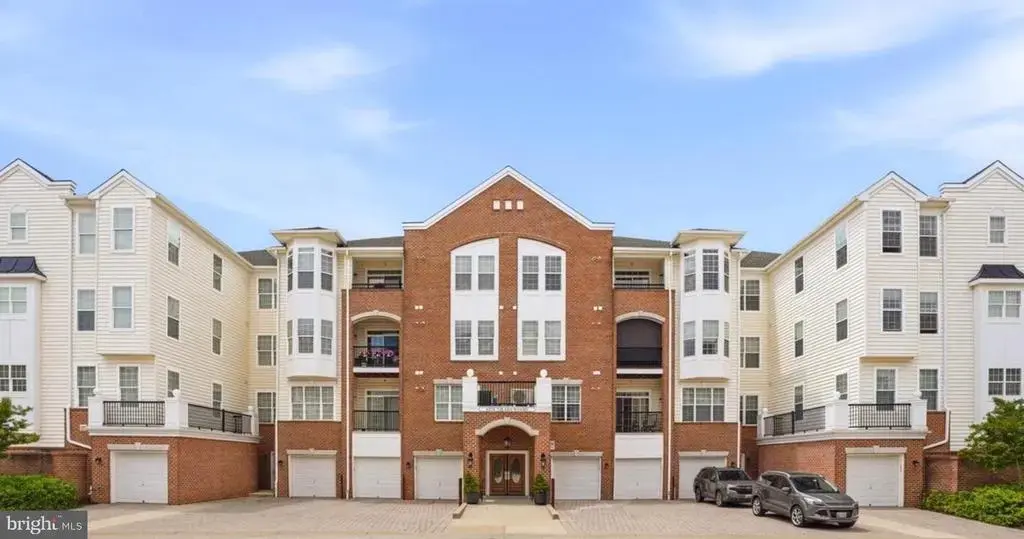 6150 Shadywood Rd #301, ELKRIDGE