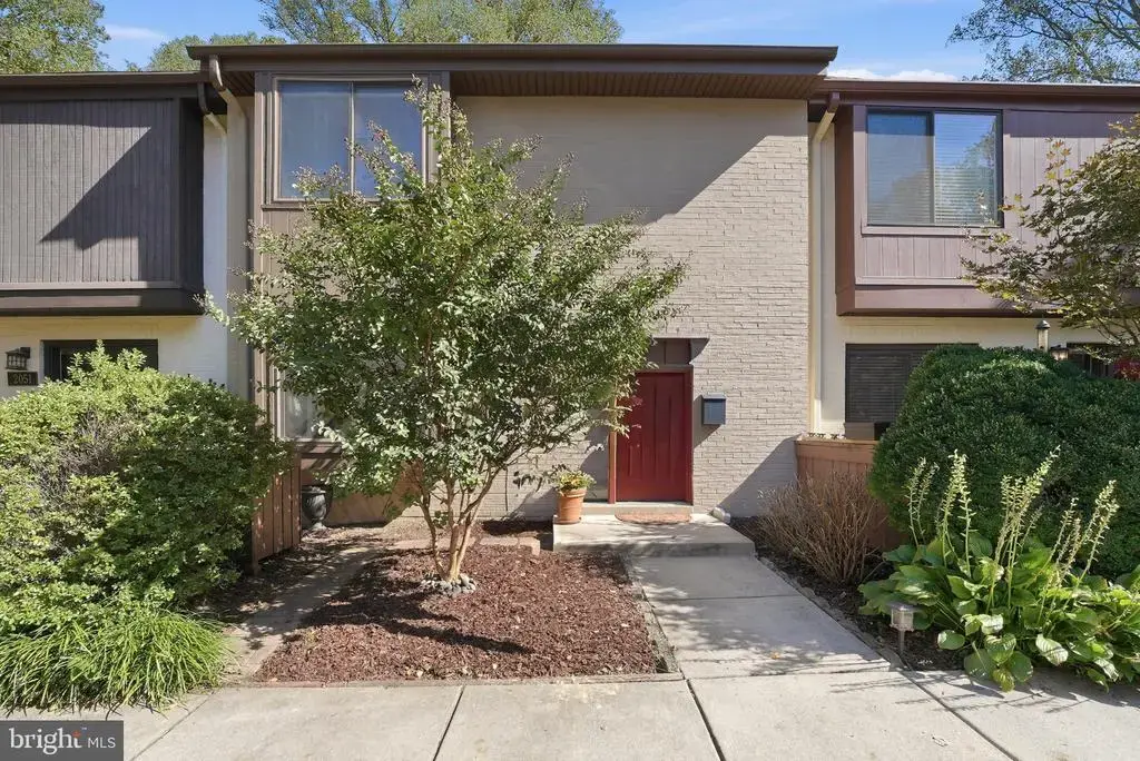2053 Golf Course Dr, RESTON