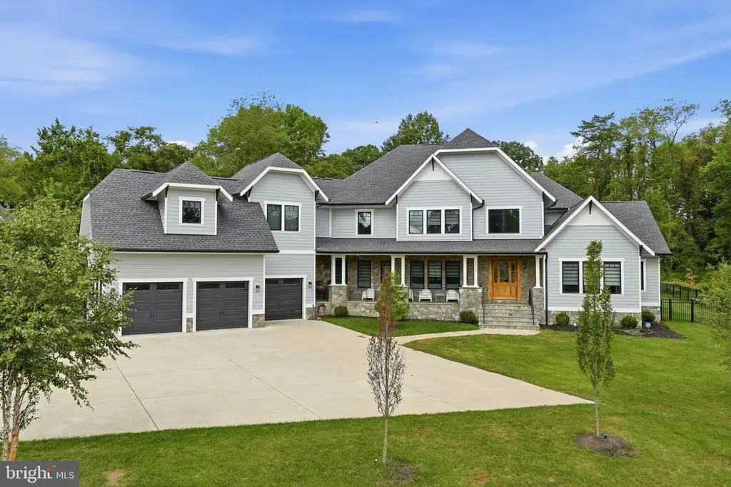 5532 Summit St, CENTREVILLE