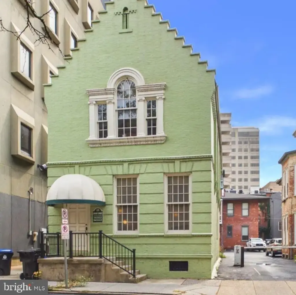 125 Locust St, HARRISBURG