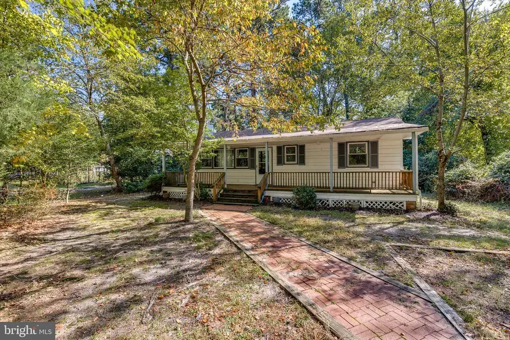 106 Pine Blvd, MEDFORD