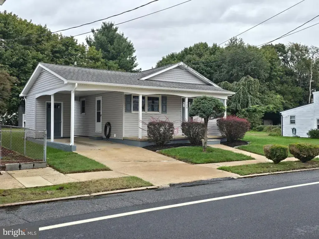 120 N Bassett St, CLAYTON