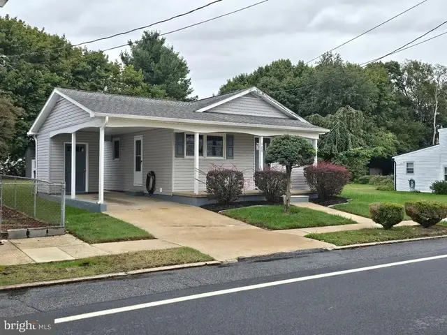 120 N Bassett St, Clayton