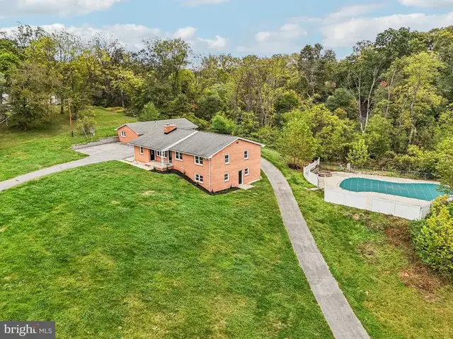 15474 Roxbury Rd, Glenwood