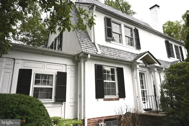30 Bedford Ct, Wilmington