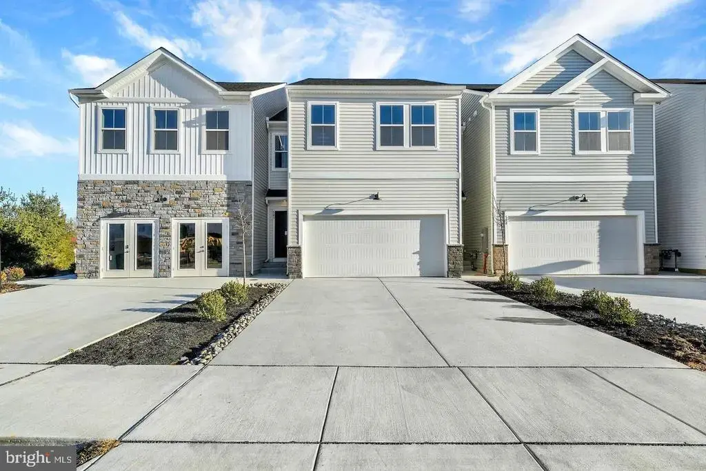 545 W North St, SMYRNA