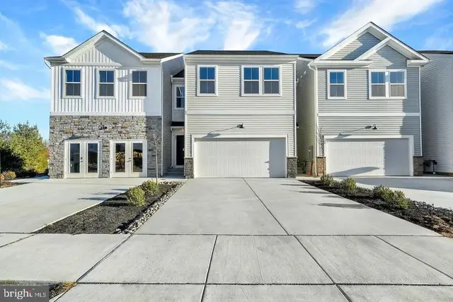 545 W North St, Smyrna