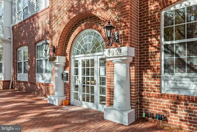 4951 Brenman Park Dr #110, Alexandria