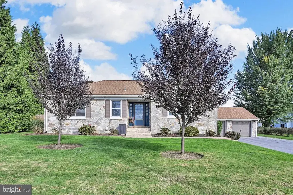 211 E Penn Grant Rd, WILLOW STREET