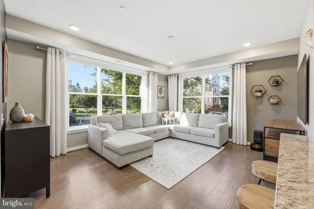 3985 Norton Pl #104, FAIRFAX