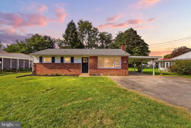 17 Hogestown Rd, Mechanicsburg