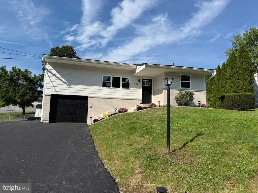 708 Edison Rd, DAUPHIN