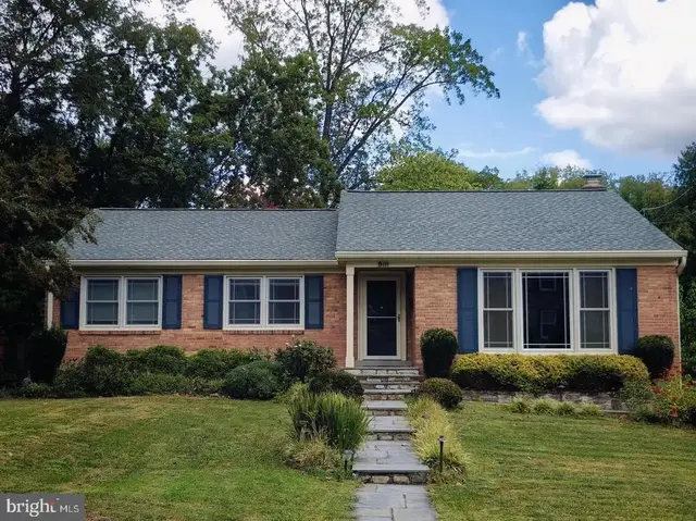 8111 Whites Ford Way, Potomac