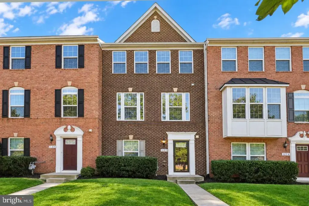 1122 Oakwood St, FREDERICKSBURG