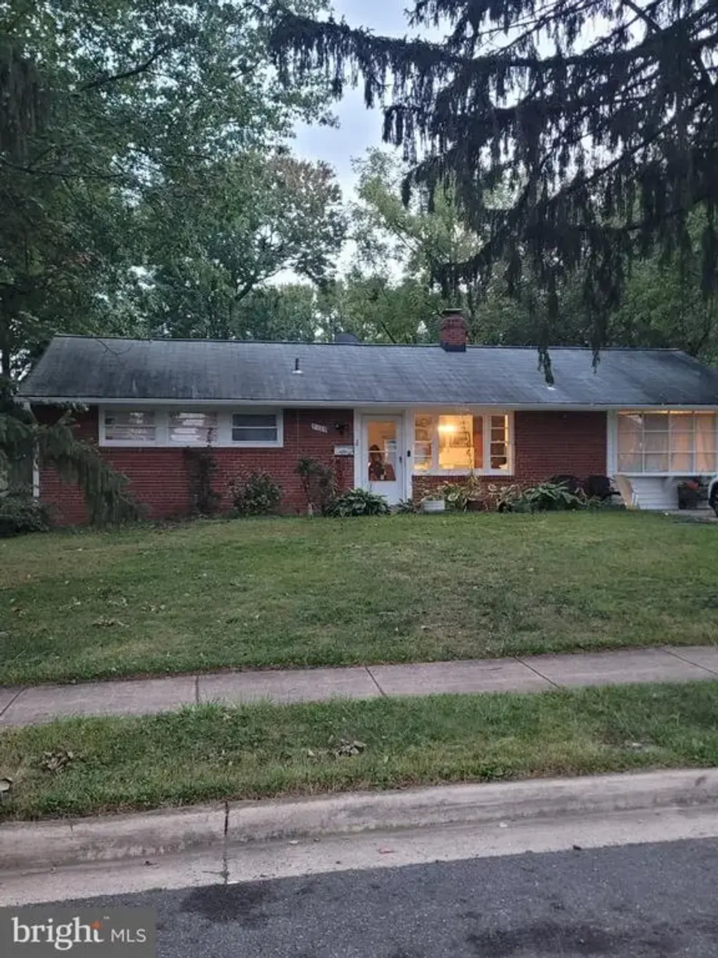 7119 Jayhawk St, ANNANDALE