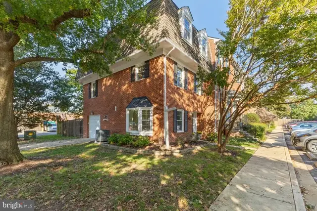 3341 5th St S #3341, Arlington