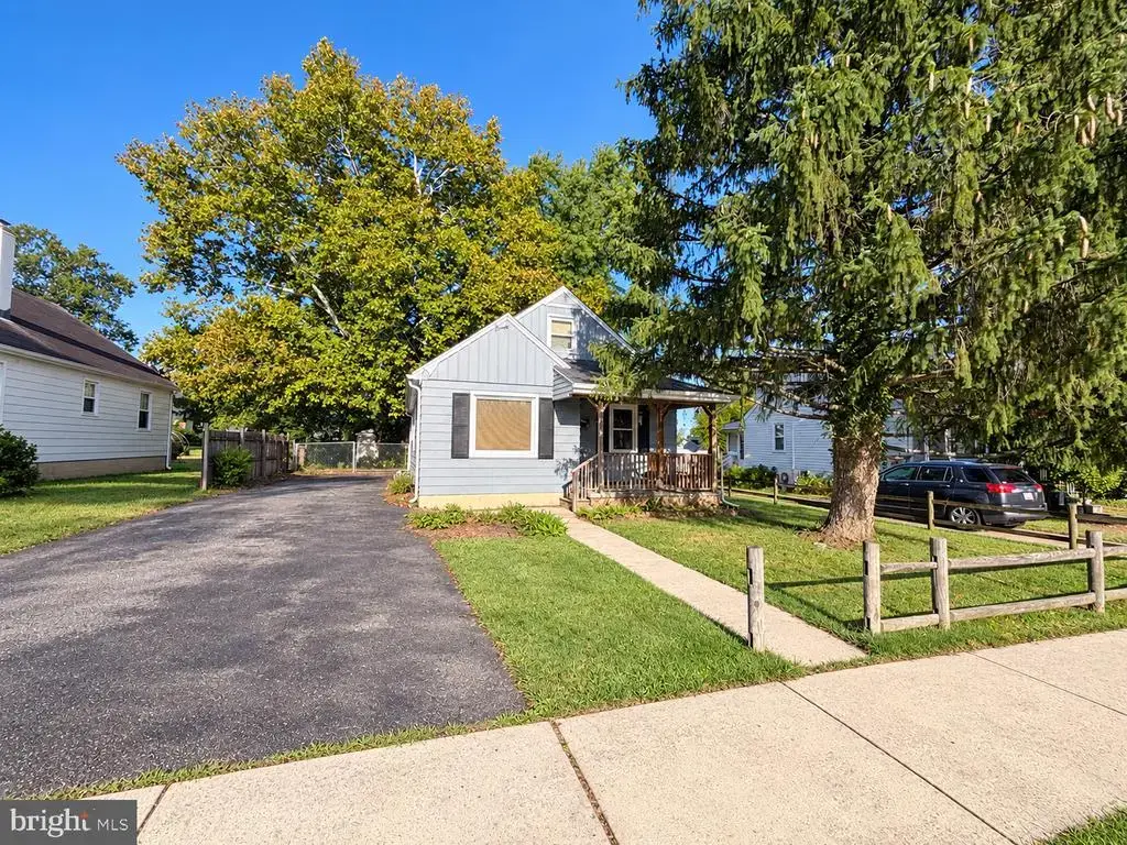 26 Mansion Rd, LINTHICUM HEIGHTS