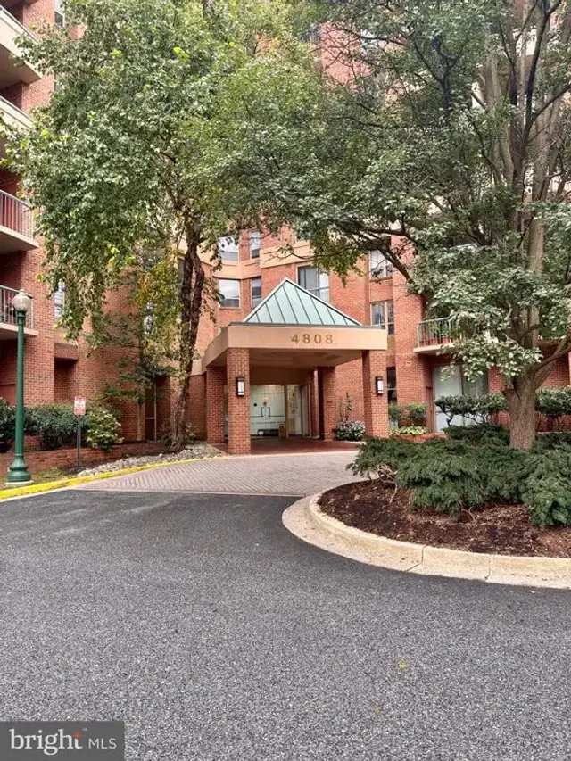 4808 Moorland Ln #803, Bethesda