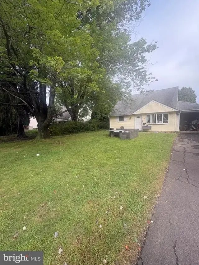 15 Drexel Rd #, Hatboro