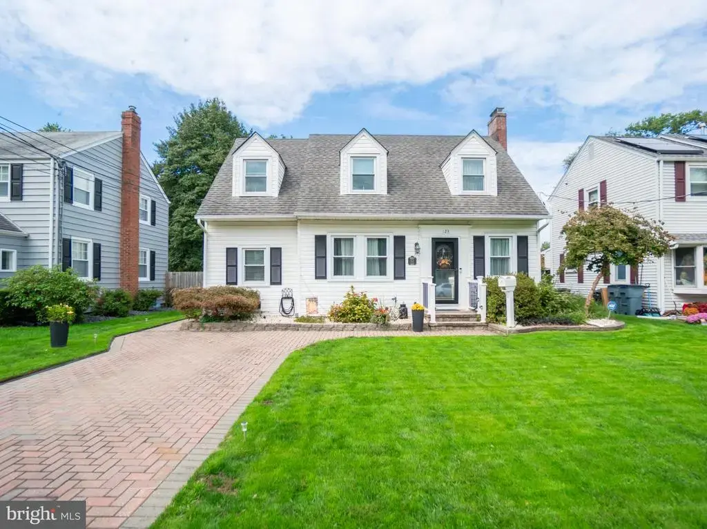 123 Homestead Ave, HAMILTON