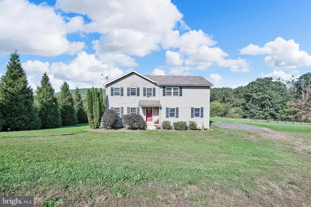 37 W Walnut St, RINGTOWN
