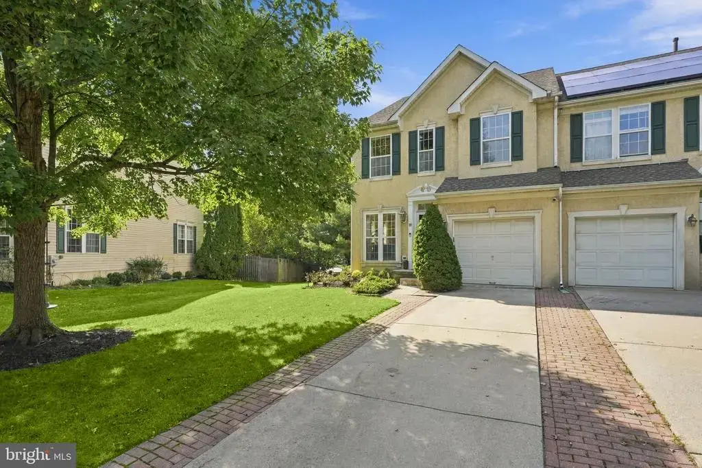 18 Bridle Ct, CHERRY HILL