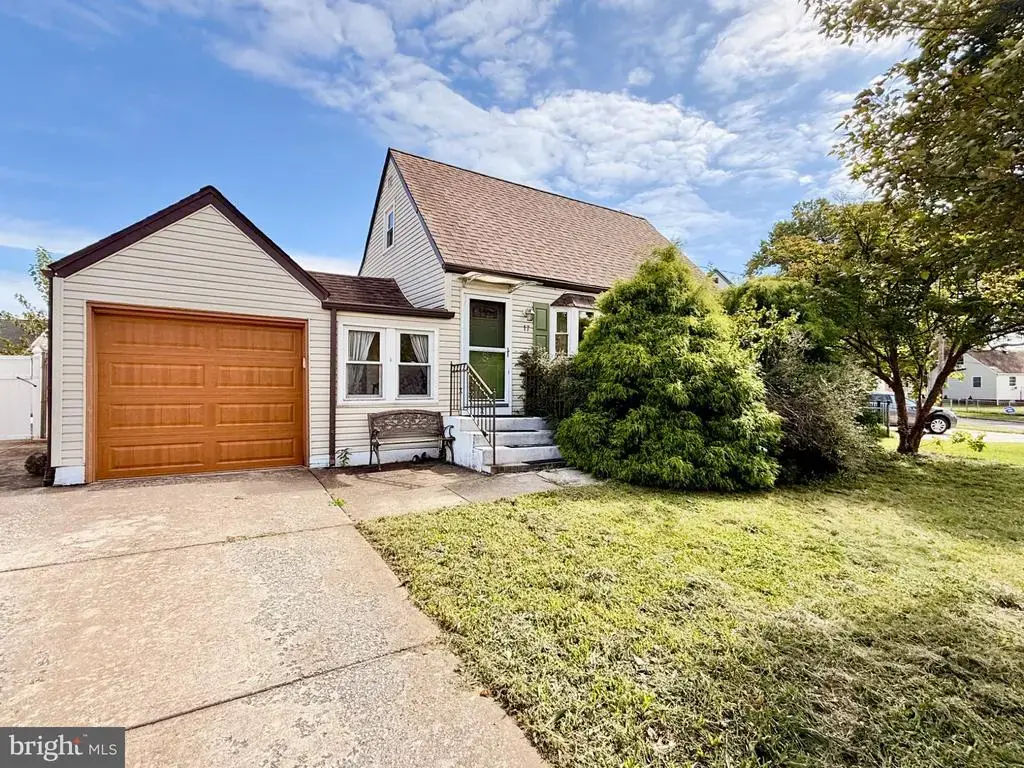 17 Bergen Ave, BELLMAWR