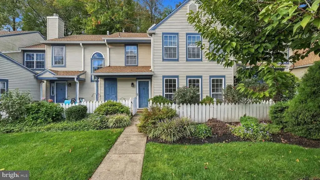 574 Frassetto Dr, SOUTHAMPTON