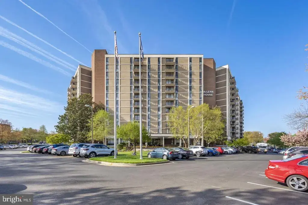 6800 Fleetwood Rd #614, MCLEAN