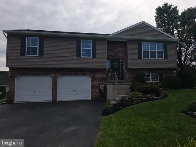 245 Abbey Dr, Mount Wolf