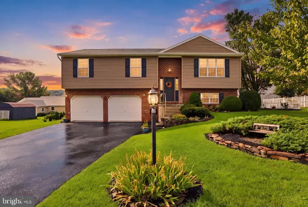 245 Abbey Dr, MOUNT WOLF