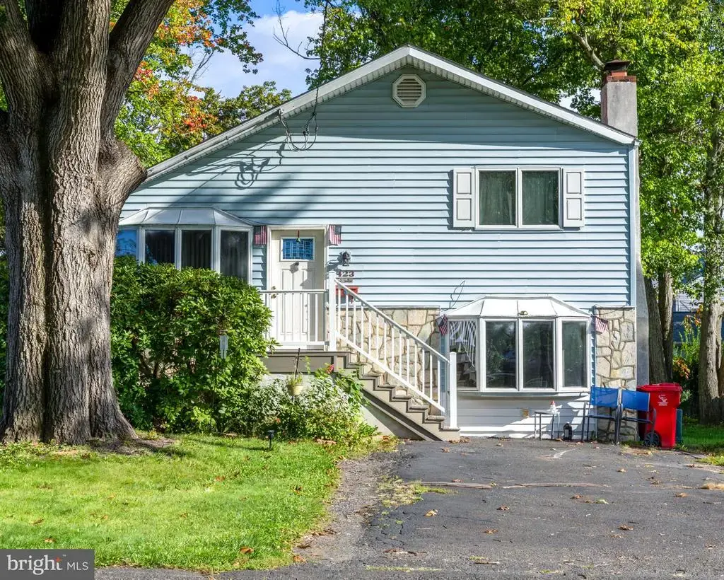 423 Sunnemeade Ave, WARMINSTER