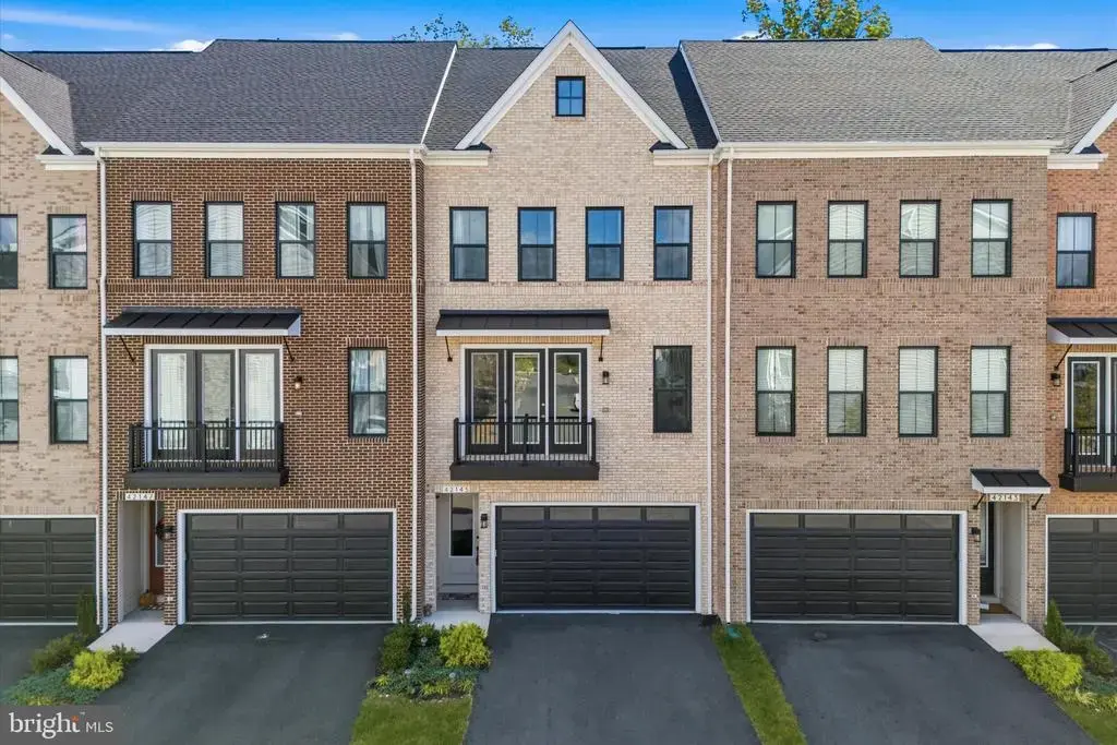 42145 Shining Star Sq, BRAMBLETON