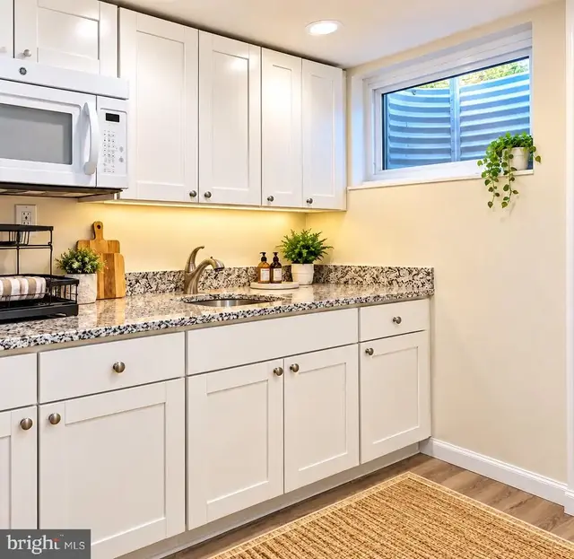 105 Oak Shade Rd, Gaithersburg