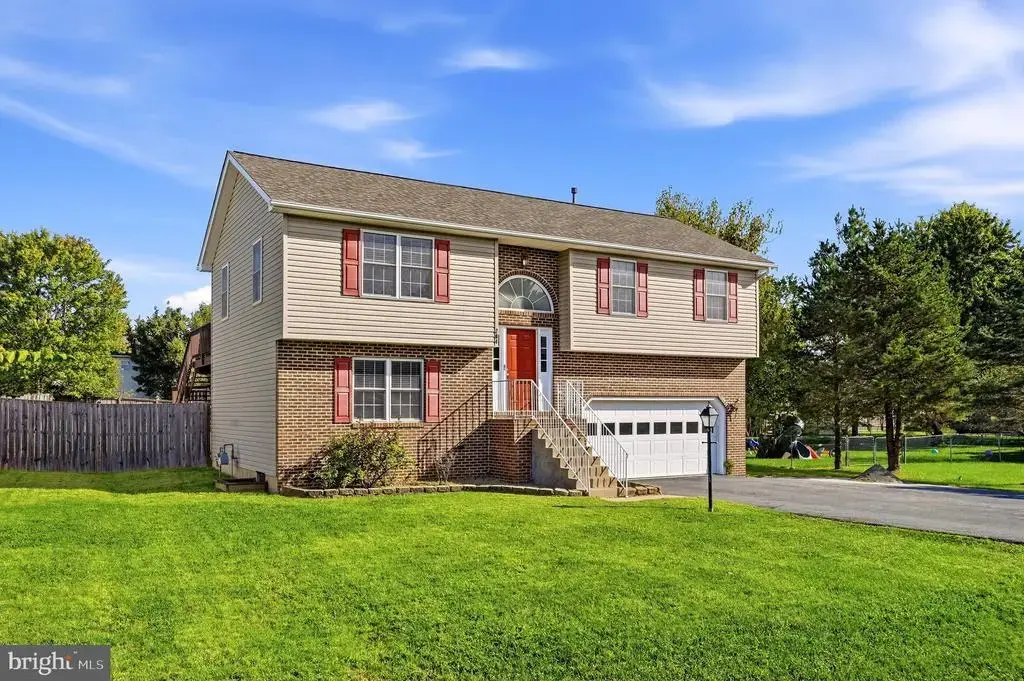 204 Fairfax Dr, STEPHENS CITY
