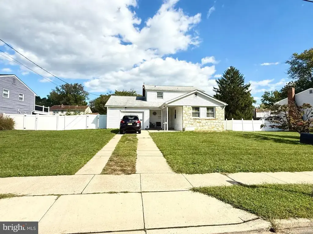 237 5th Ave W, CHERRY HILL