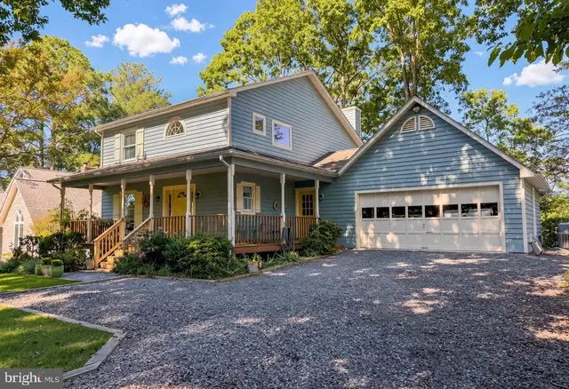 234 Harbor Dr, Lusby