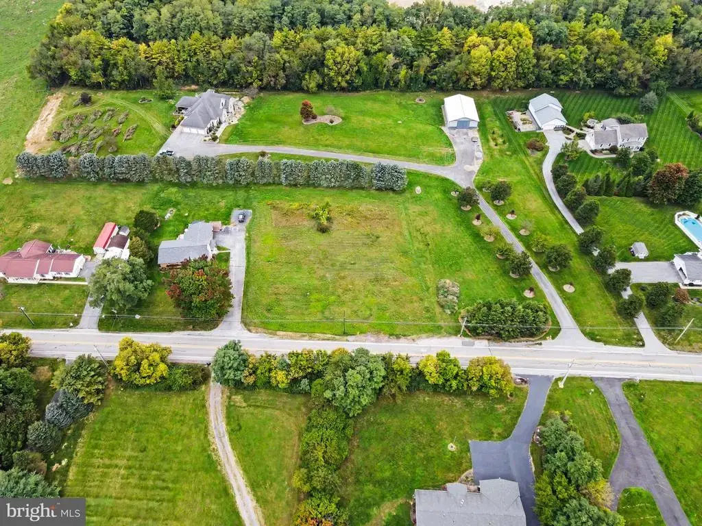 1204 W Trindle Rd, MECHANICSBURG
