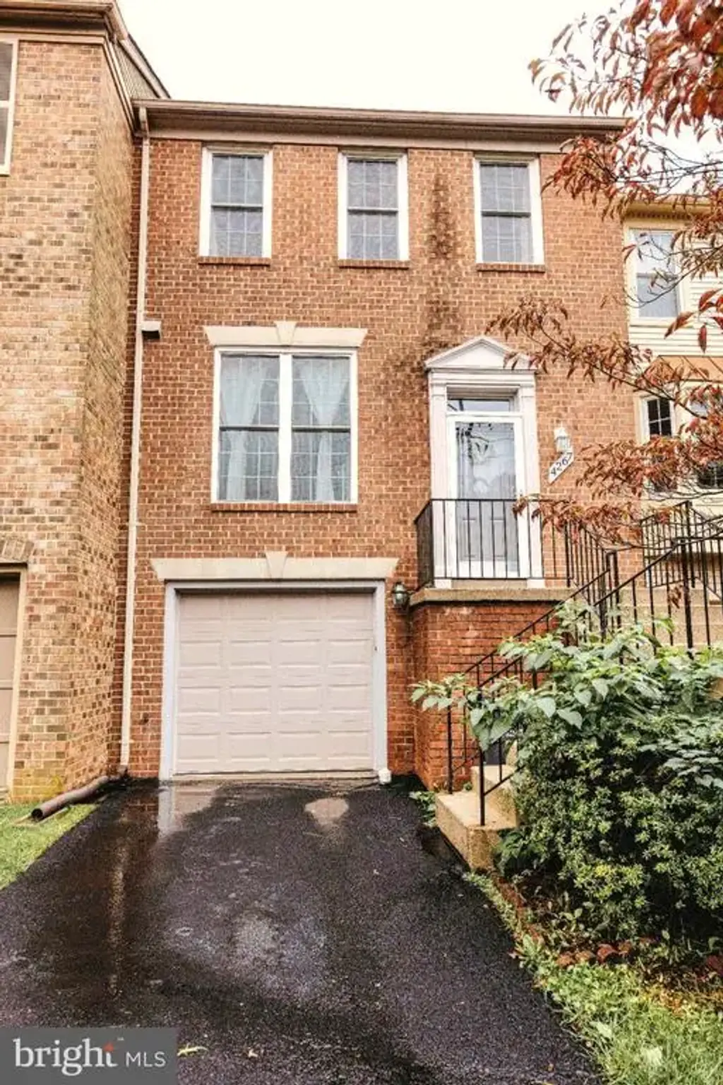 4267 Fox Lake Dr, FAIRFAX