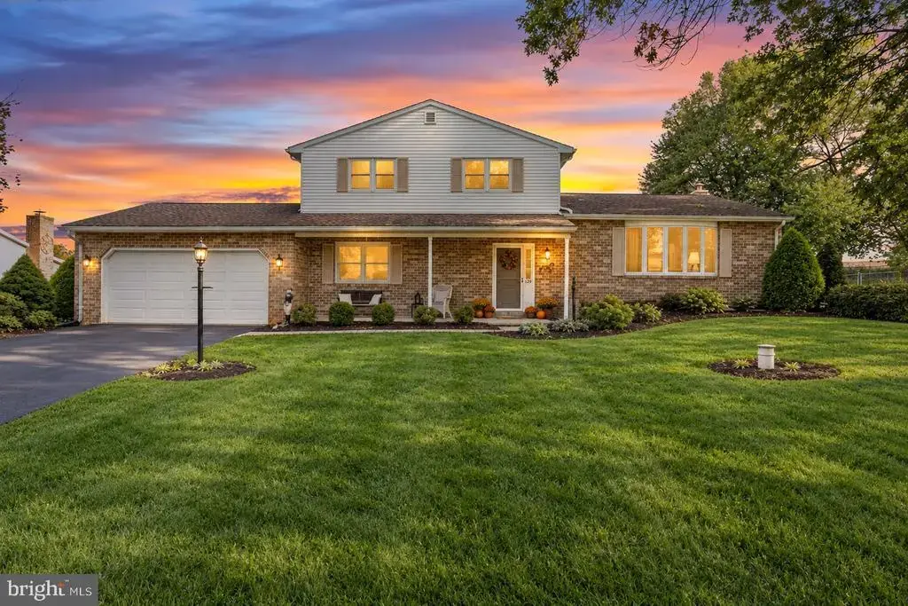 219 Westview Dr, MECHANICSBURG