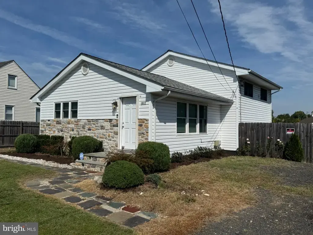 1952 Forest Dr, ANNAPOLIS