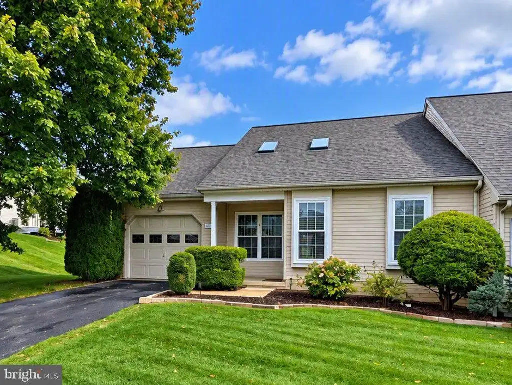 19 Burr Oak Dr, MILLERSVILLE
