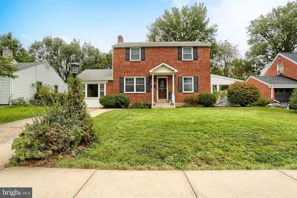 2002 Columbia Ave, CAMP HILL