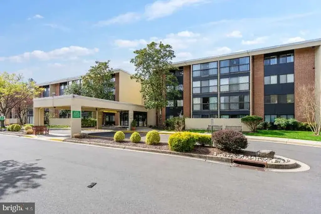 2921 N Leisure World Blvd N #1-216, SILVER SPRING