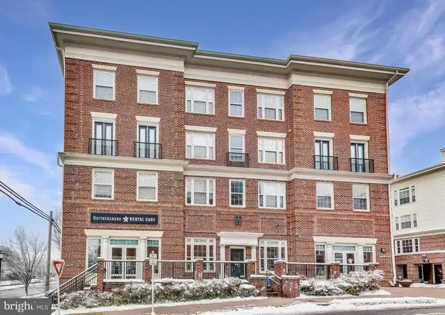 8 Granite Pl #461, Gaithersburg